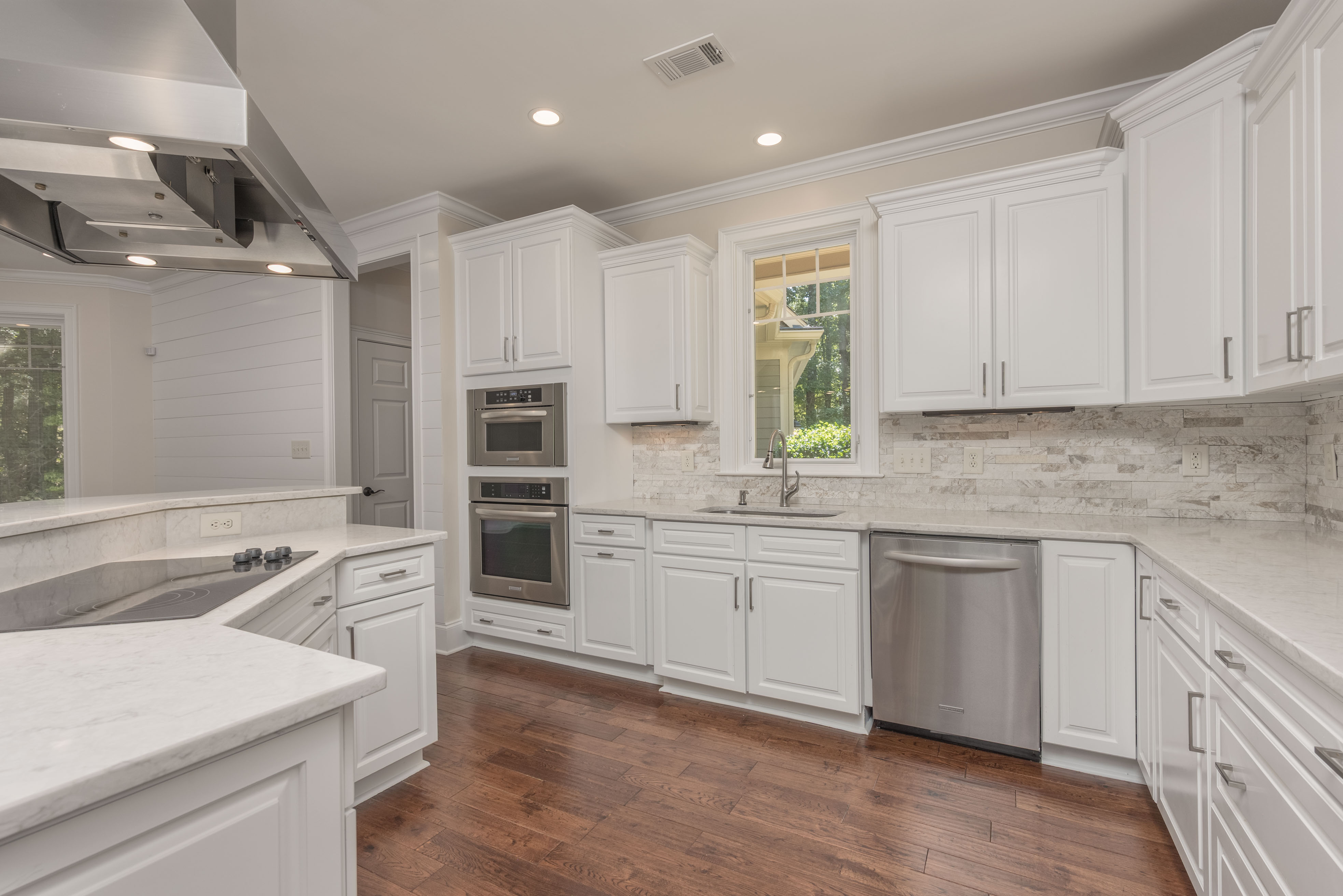 1001 Walton Way image 19